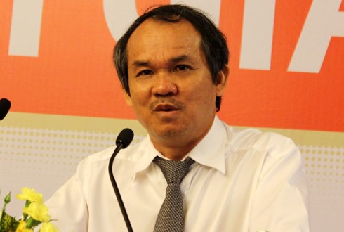 [-]Bầu[-]Đức:[-]"Nhà[-]máy[-]đường[-]thua[-]lỗ[-]nên[-]đóng[-]cửa[-]để[-]nông[-]dân[-]bớt[-]khổ"